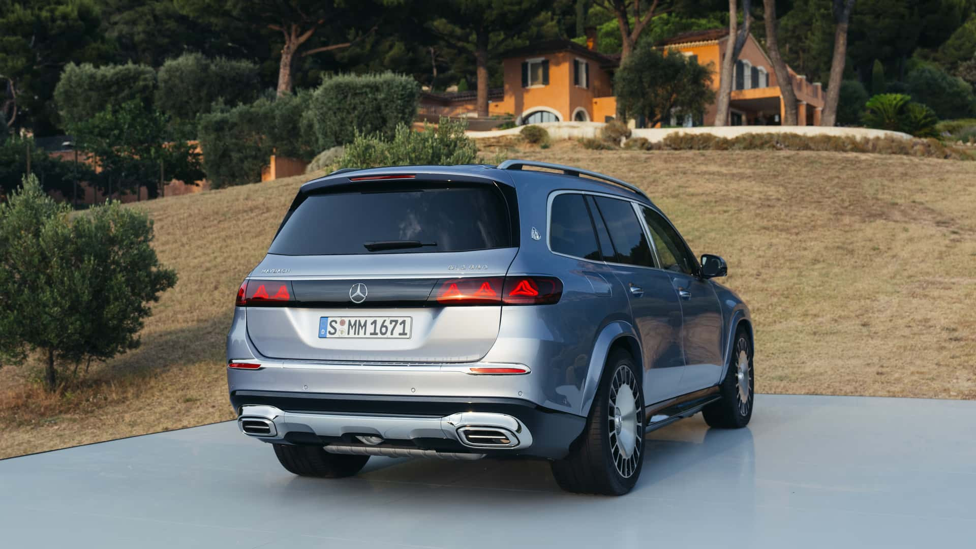 Mercedes Maybach GLS 680 2027 року