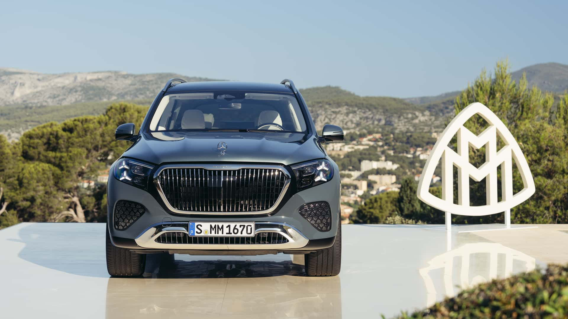 Mercedes Maybach GLS 680 2027 року