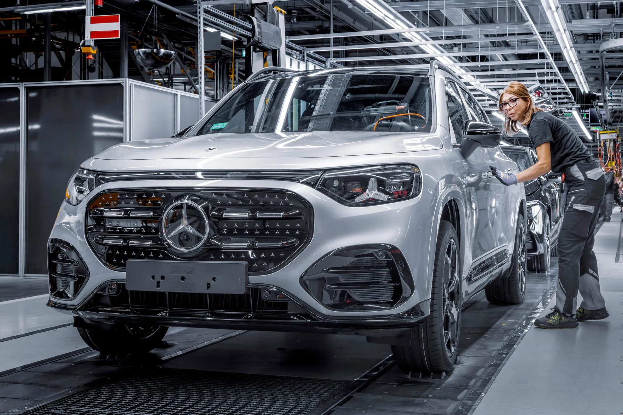Mercedes виробництво Угорщина у Кечкеметі