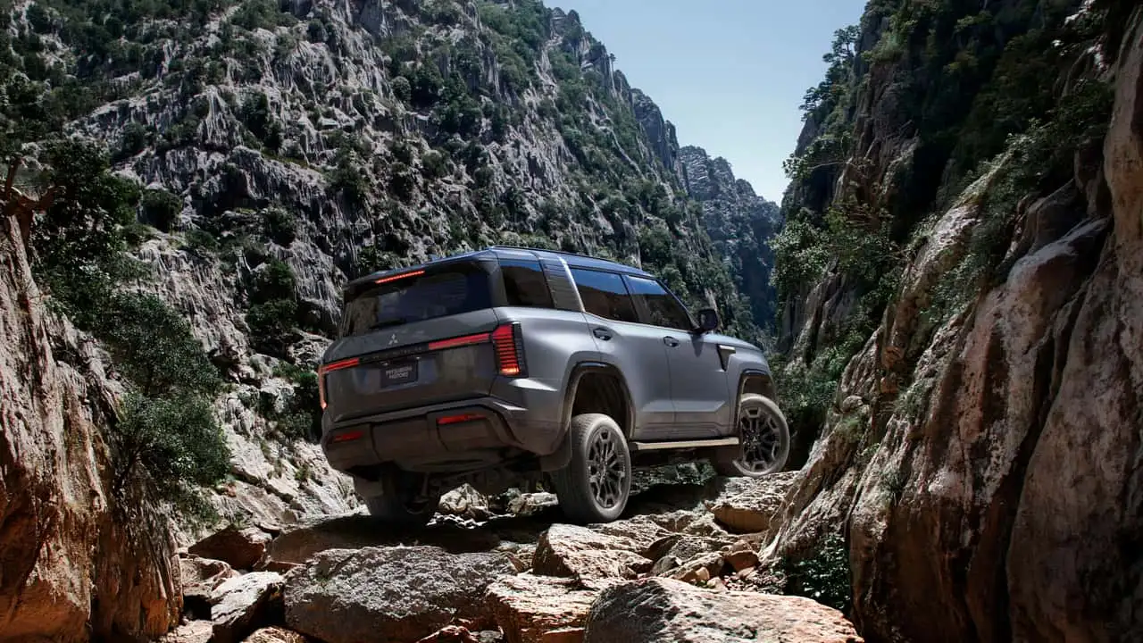 Mitsubishi Pajero 2027 року