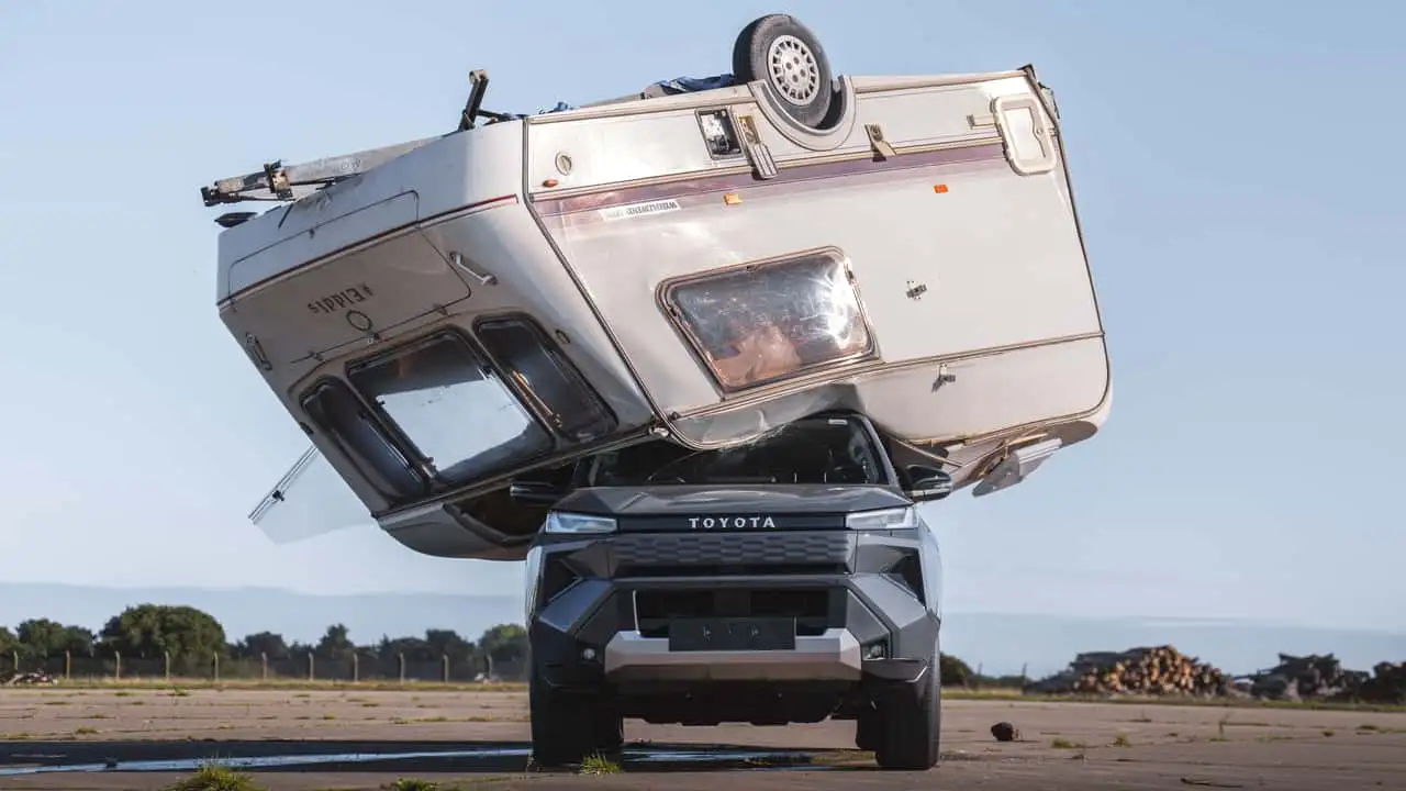 Караван на Toyota Hilux
