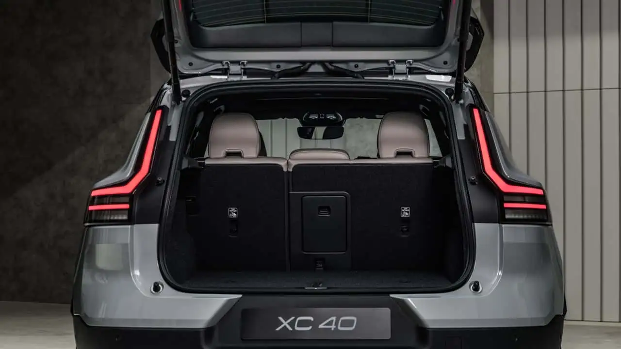 Volvo XC40 2026 року