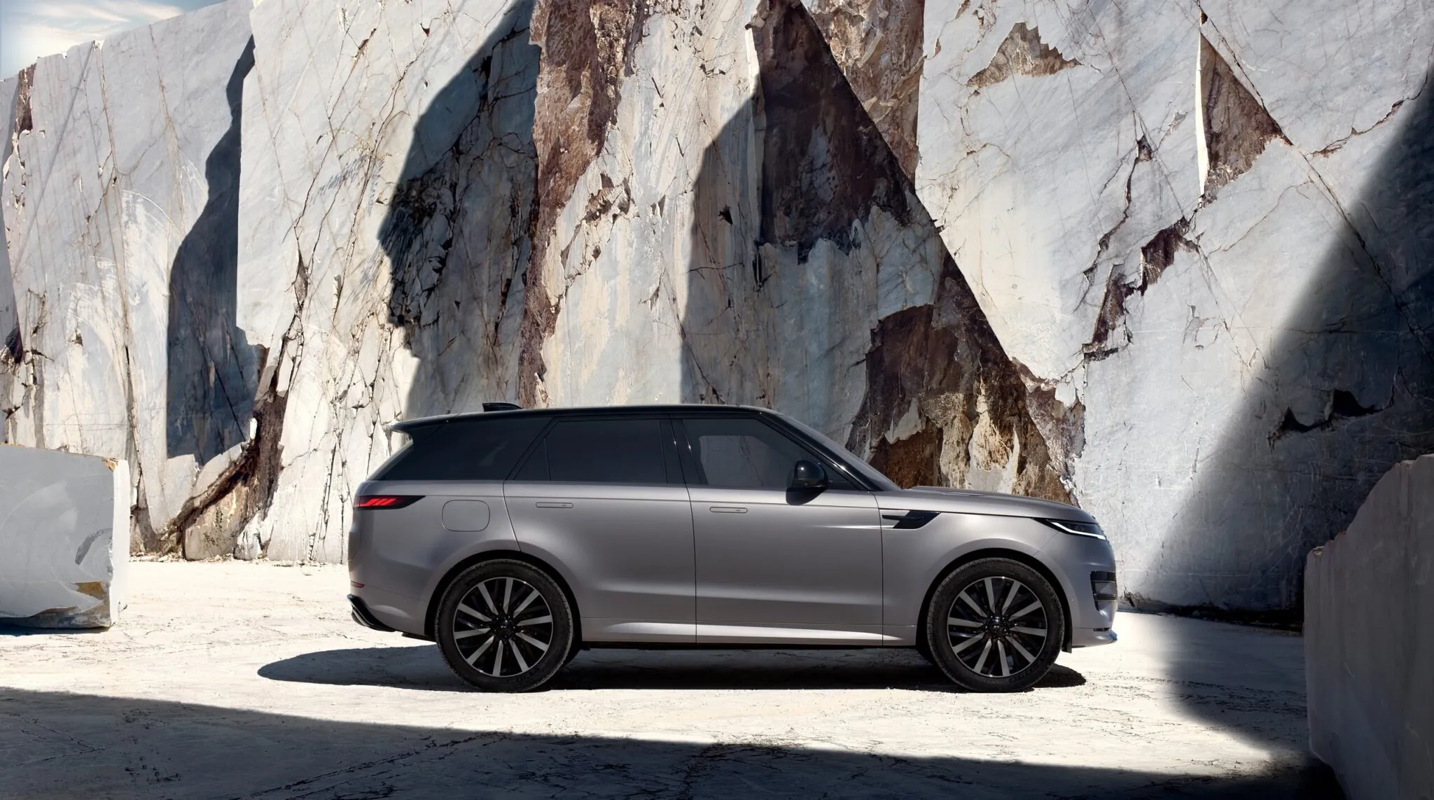 Range Rover Sport Electric 2027 року