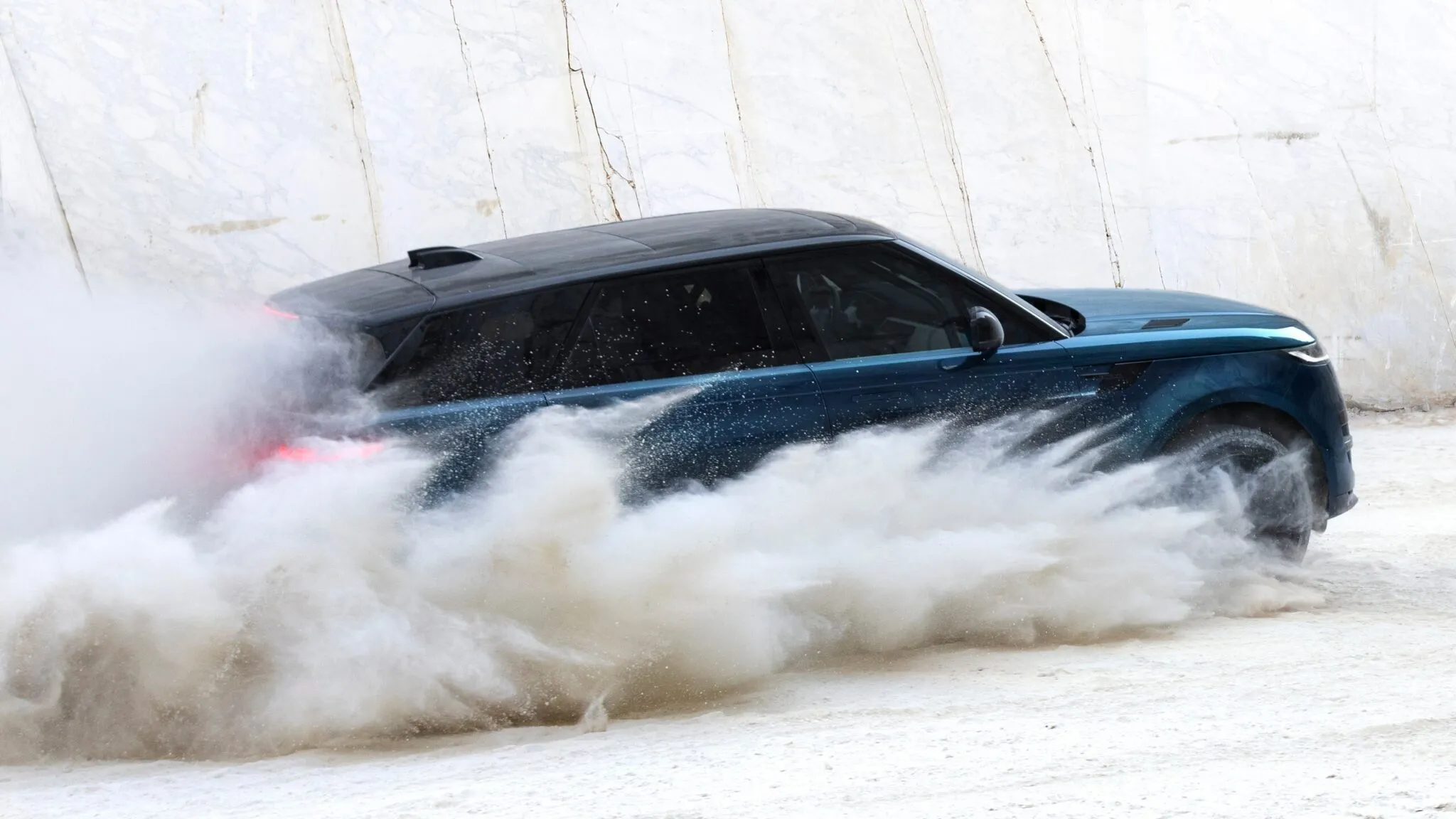 Range Rover Sport Electric 2027 року