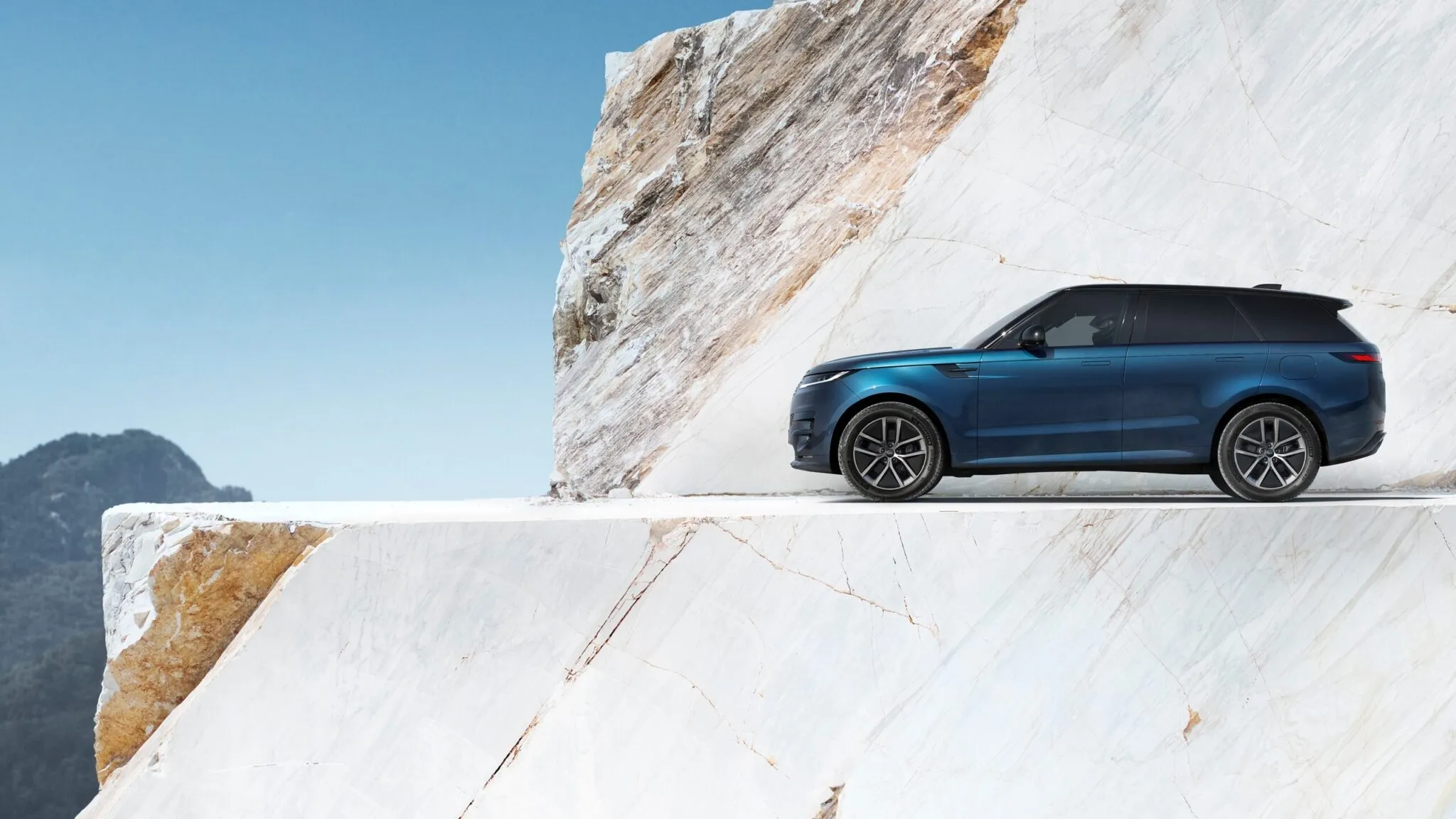 Range Rover Sport Electric 2027 року